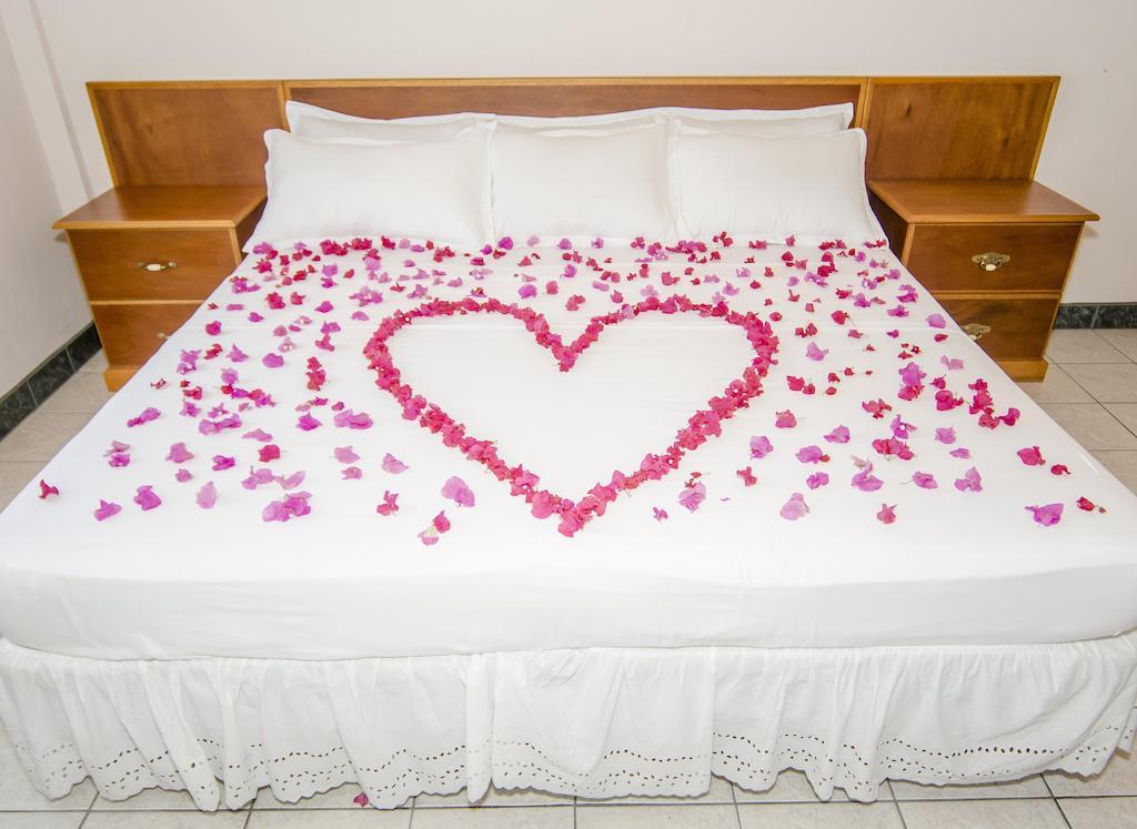 St. John's Caribbean Inn And Suites الغرفة الصورة
